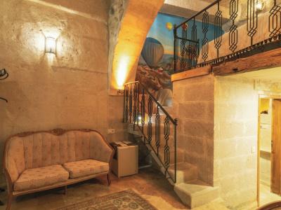 Atilla's Cave - 518