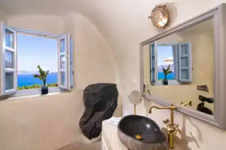Pezoules of Oia - 24
