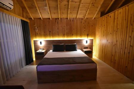 Sandal Otel - 38