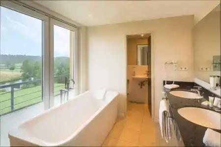 Best Western Premier Castanea Resort - 9