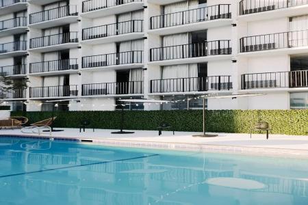 Days Inn by Wyndham Los Angeles - 11