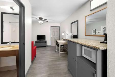 Country Inn & Suites by Radisson, West, KS - 78
