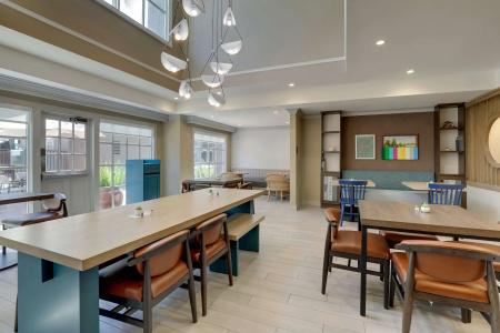 Staybridge Suites - 36