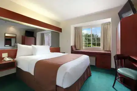 Super 8 by Wyndham Harbison/Parkridge Hospital - 5