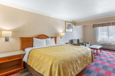 Quality Inn & Suites Oceanside Near Camp Pendleton - 24