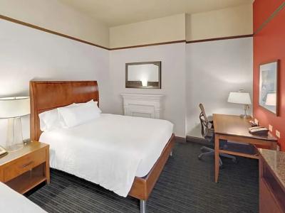 Hilton Garden Inn Downtown - 37