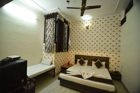 Vaishnavi - 29