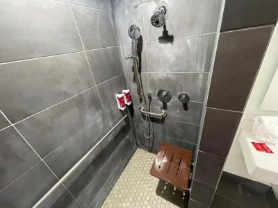 Roy Inn & Suites -Sacramento Midtown - 9