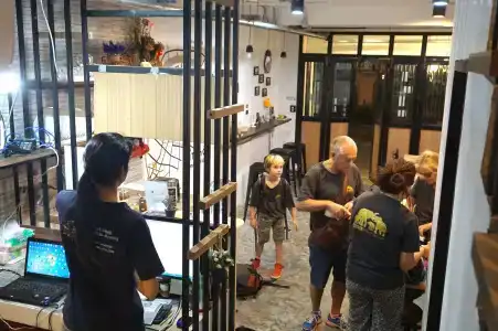 Feel Good Bangkok Hostel - 26