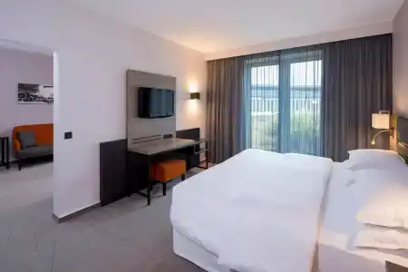 Sheraton Duesseldorf Airport - 19
