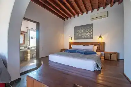Saint Artemios and Oriental Suites - 51
