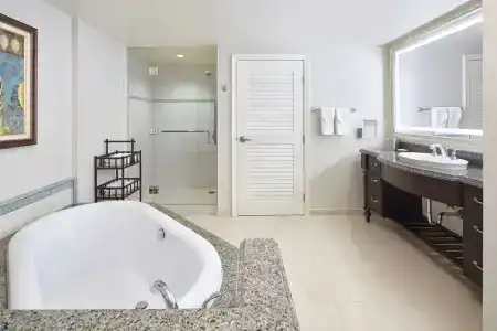 Hilton Grand Vacations Club Grand Waikikian Honolulu - 1