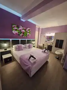 Albis Rooms Guest House - 94