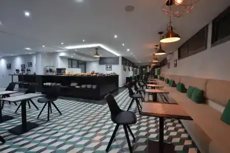 Le Yacht Suites - 19