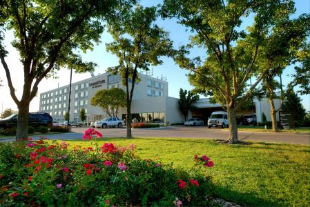 DoubleTree by Hilton Airport - 22
