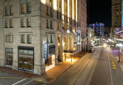 Hilton New Orleans / St. Charles Avenue - 17