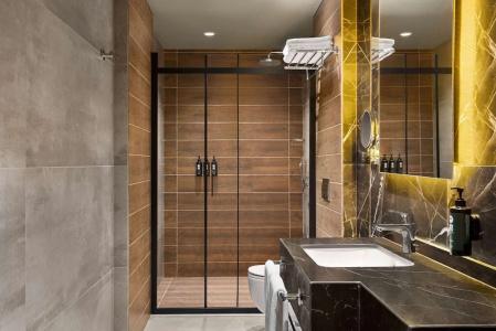 Ramada By Wyndham - 38