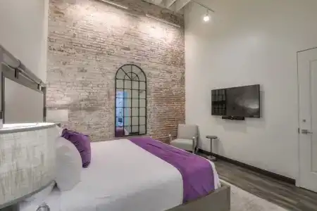 Studio 154 Luxury - 100