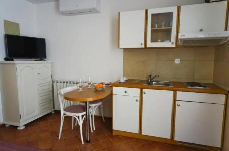 and Rooms Degra - 122