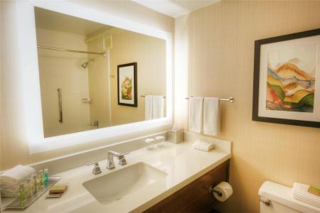 DoubleTree by Hilton City Center - 66
