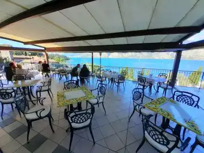 Capri - 18