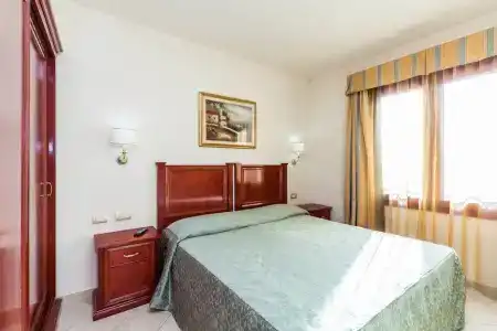 Regina Elena - 18