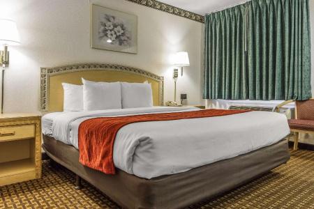 Stanford Motor Inn - 35