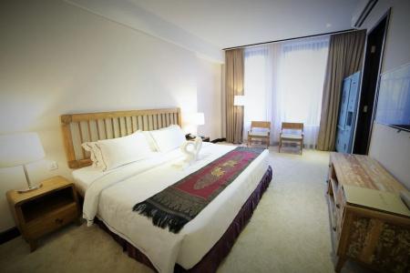 1825 Gallery - 110