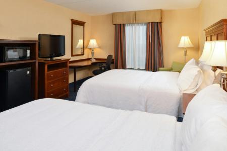Hampton Inn and Suites South - 16