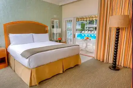 The Beverly Hilton - 81