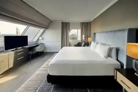 Loews Vanderbilt - 85