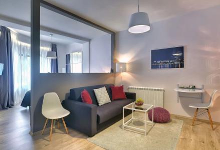 d&a Center  With Free Parking - 57