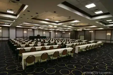 Wyndham & Conference Center - 7