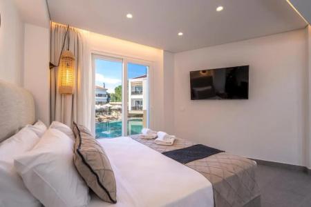 Mirablue Luxury Residences - 400