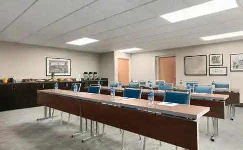 Four Points by Sheraton Arena - 15