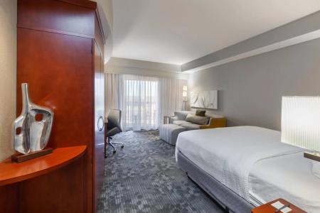 Courtyard by Marriott Woodland Hills - 14