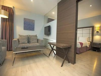 Sukhumvit Suites - 102