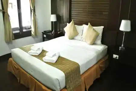 Al's Resort - 8