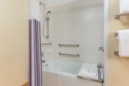 La Quinta Inn by Wyndham Ft. Lauderdale Northeast - 7