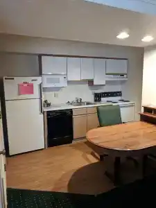 Hawthorn Suites - 30