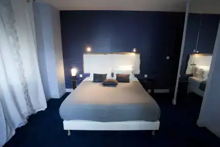 Hôtel Cosmopolitain - 2