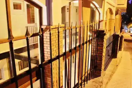 Red Fox Guesthouse - 12