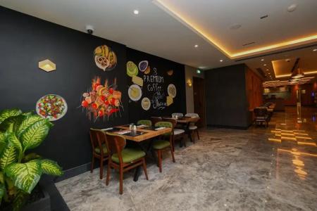 The Grand Lux - 23