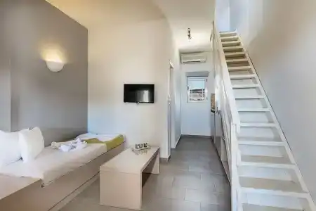 Kavos & Suites - 199