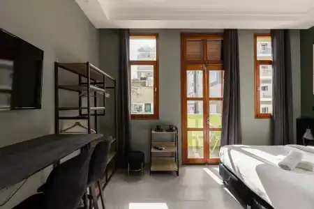 Residence Suites - 100
