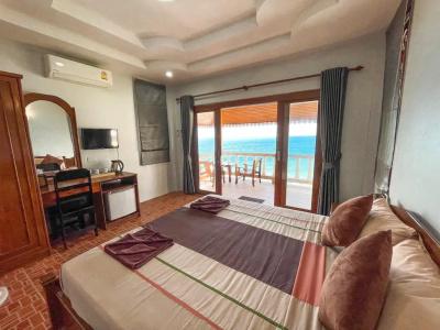 Bounty Resort - 76