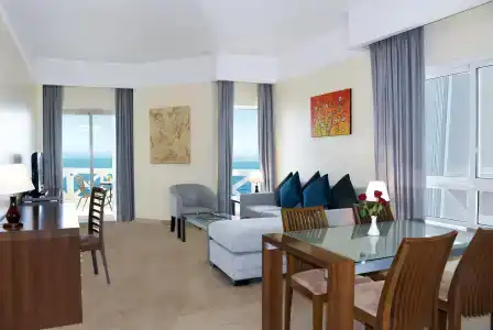 Ramada by Wyndham Beach Ajman - 4