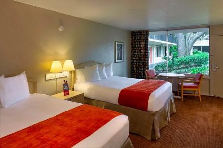 Ramada by Wyndham Kissimmee Gateway - 54