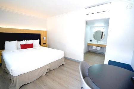 Ramada by Wyndham Los Angeles/Downtown West - 21