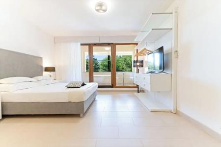 The Residence - 85